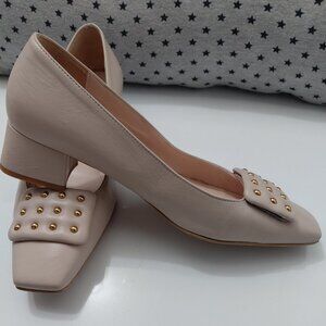Women's Italian Pumps in beige